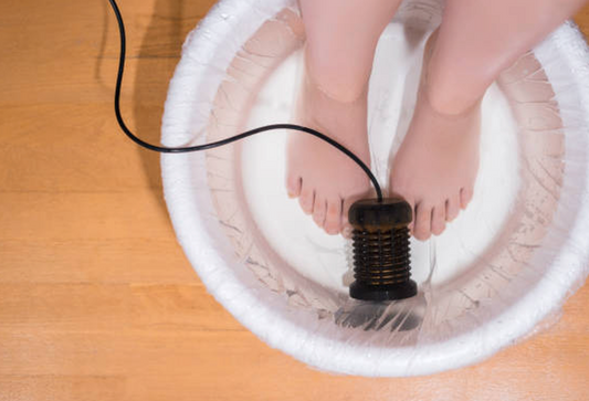 How Does a Foot Detox Bath Work: Process & Benefits Explained